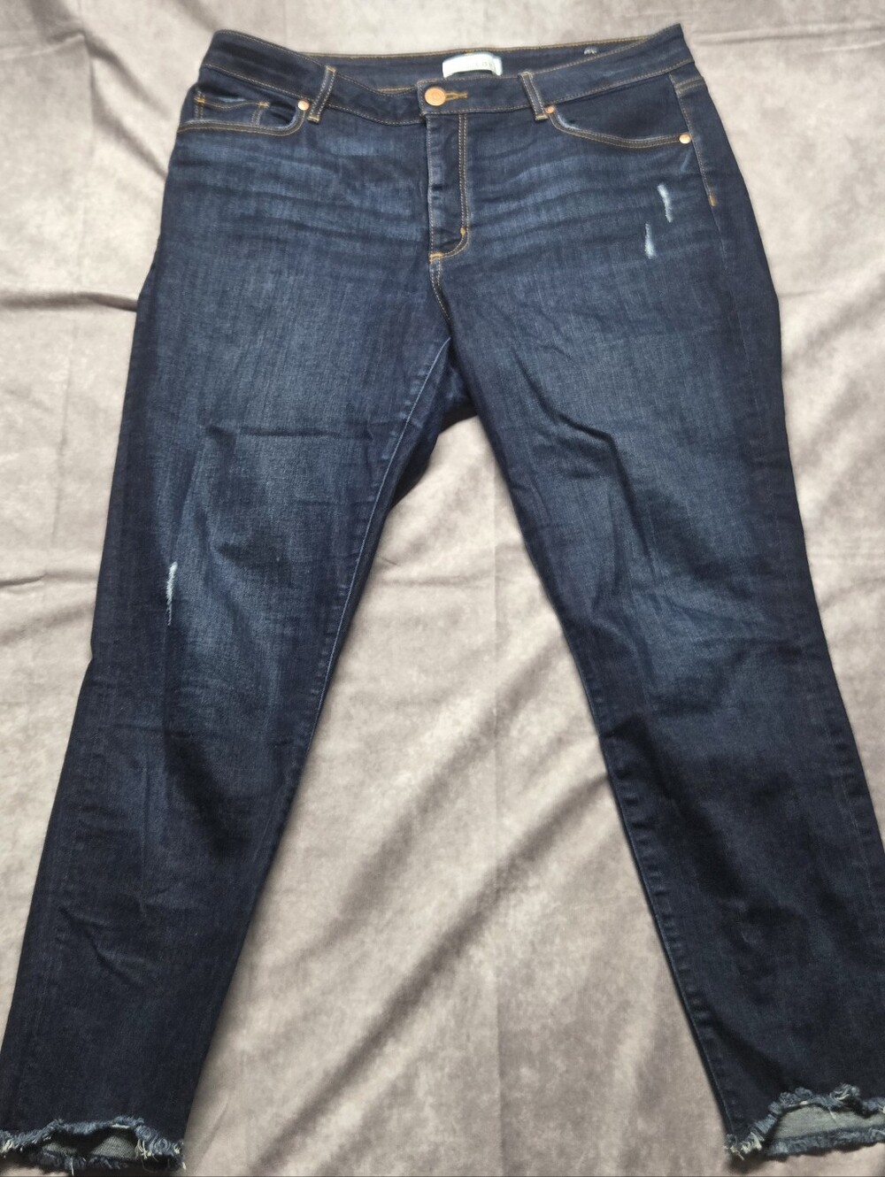 Loft Women's High Rise‎ Raw Hem Skinny Jean Medium Wash Size 12/31